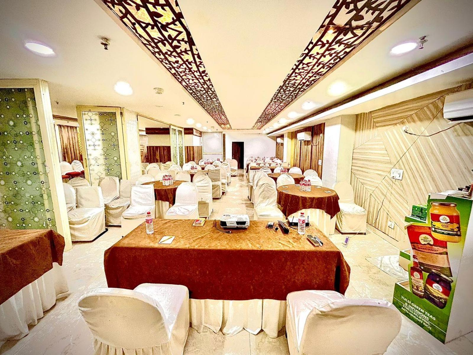 Hotel Spb 87 Near Karol Bagh Metro Station Delhi Exterior photo