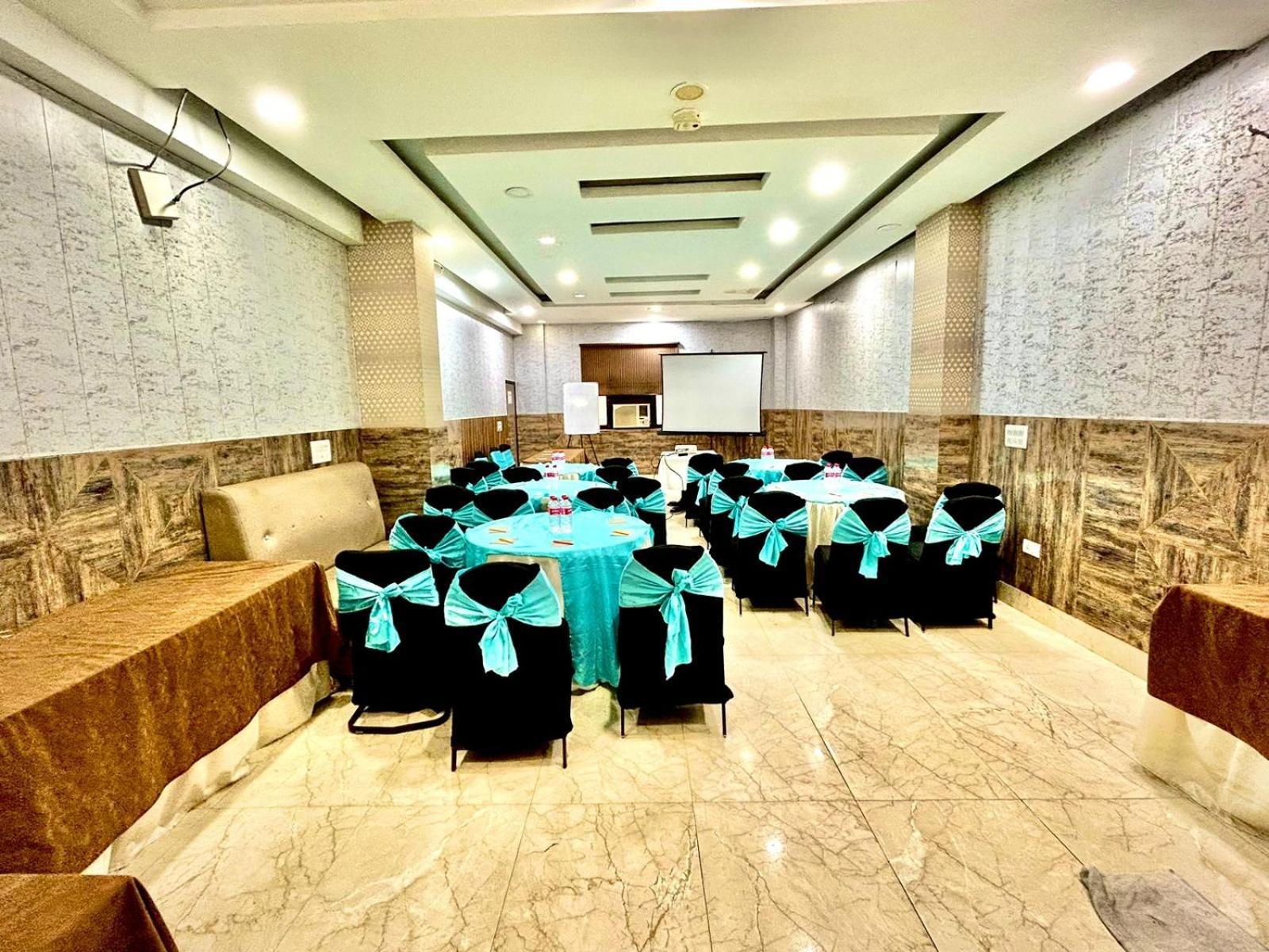 Hotel Spb 87 Near Karol Bagh Metro Station Delhi Exterior photo
