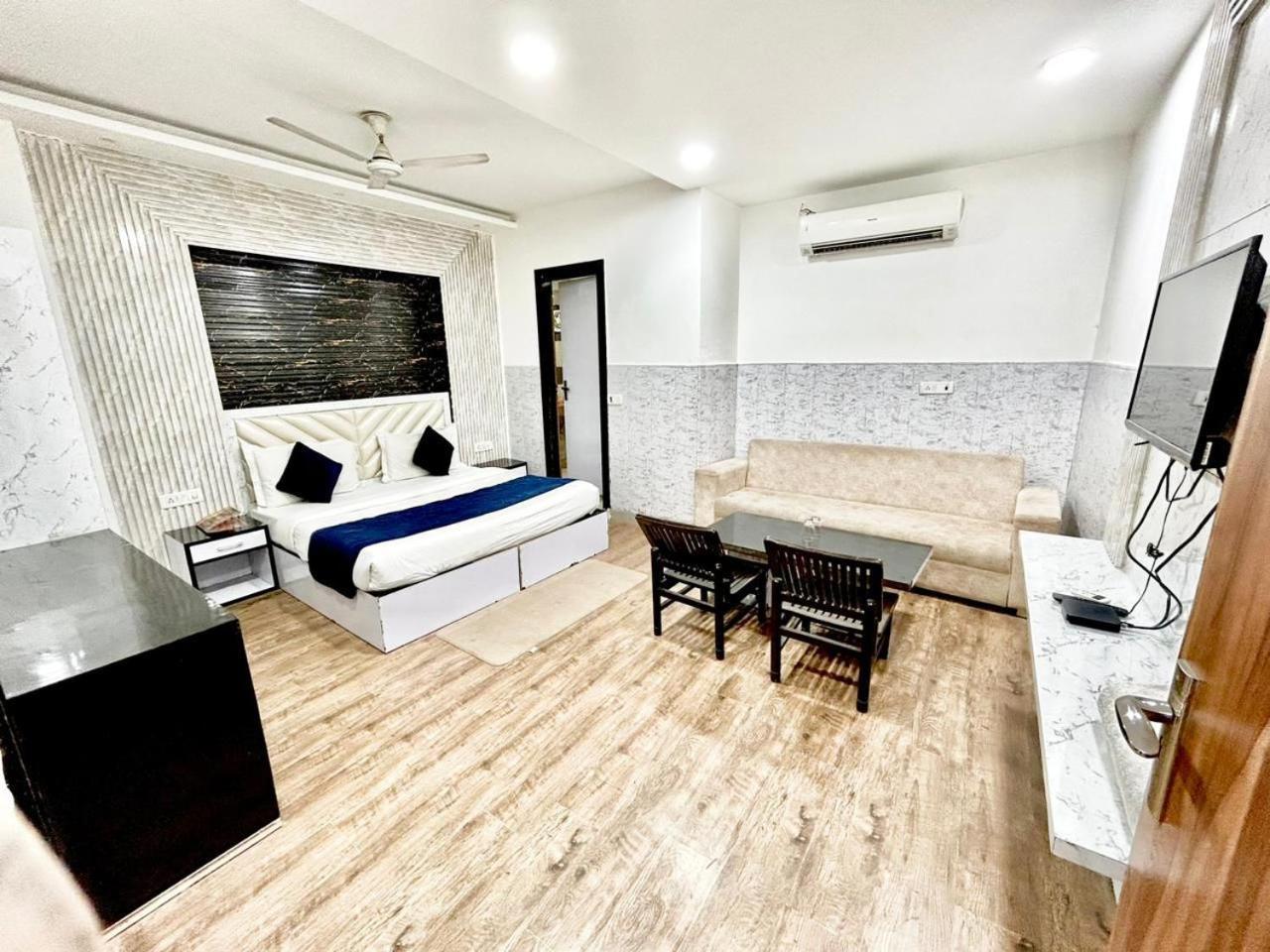 Hotel Spb 87 Near Karol Bagh Metro Station Delhi Exterior photo