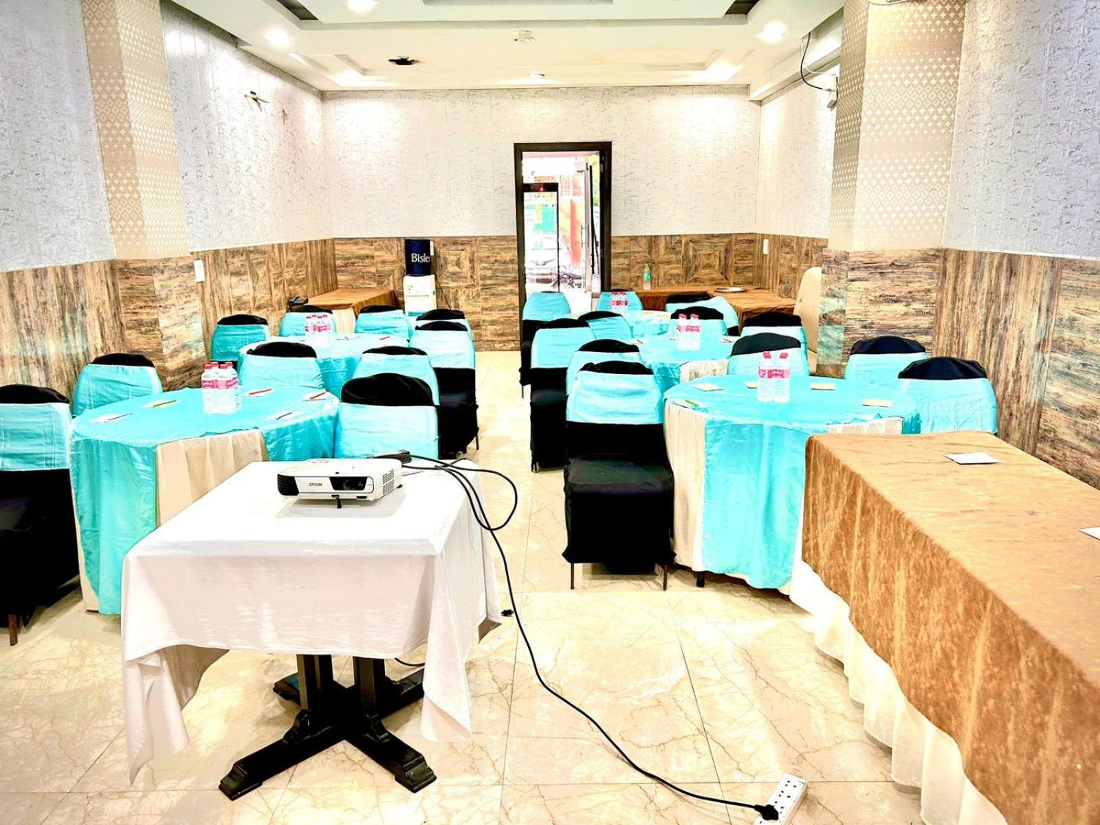 Hotel Spb 87 Near Karol Bagh Metro Station Delhi Exterior photo