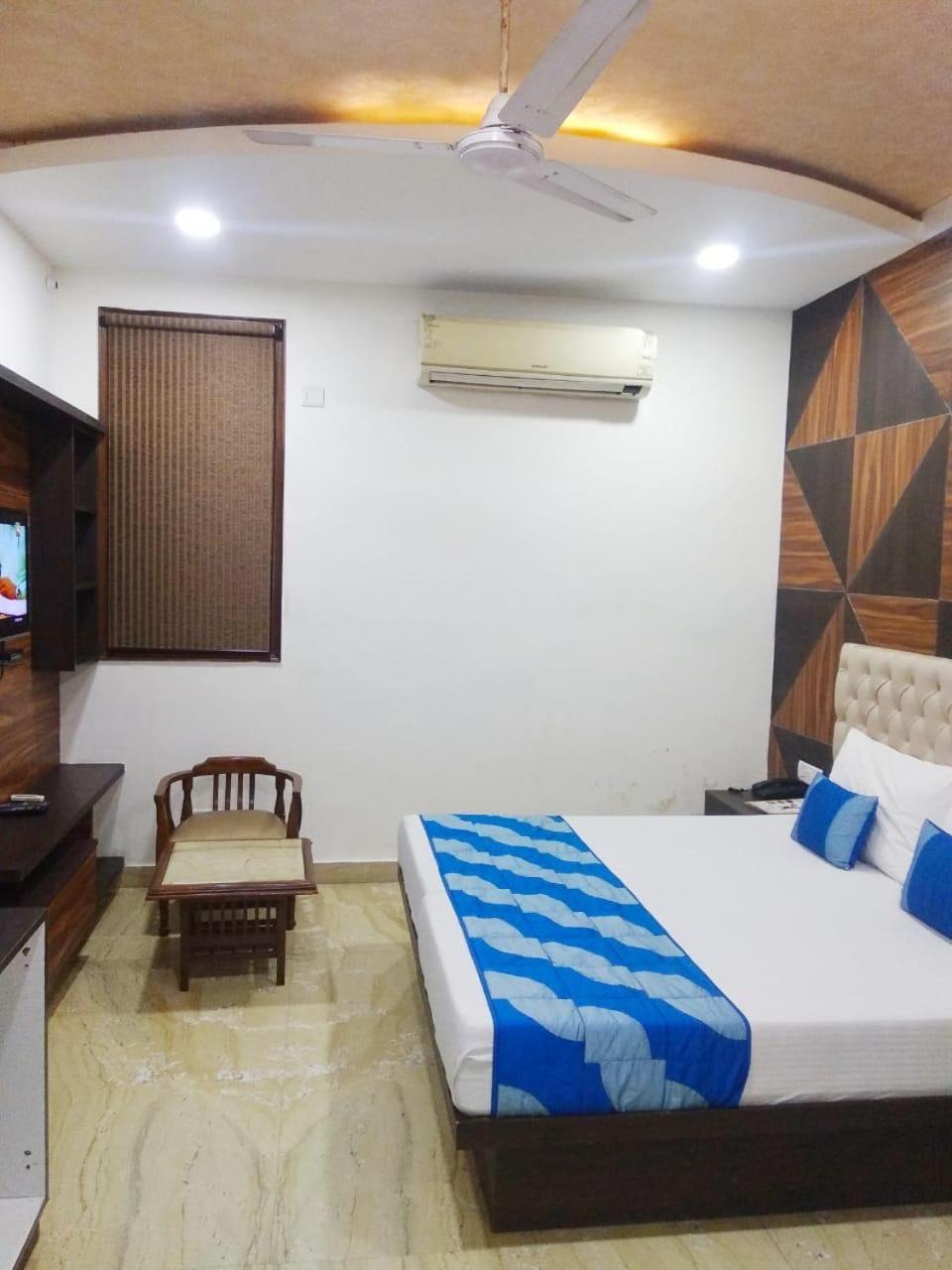 Hotel Spb 87 Near Karol Bagh Metro Station Delhi Exterior photo
