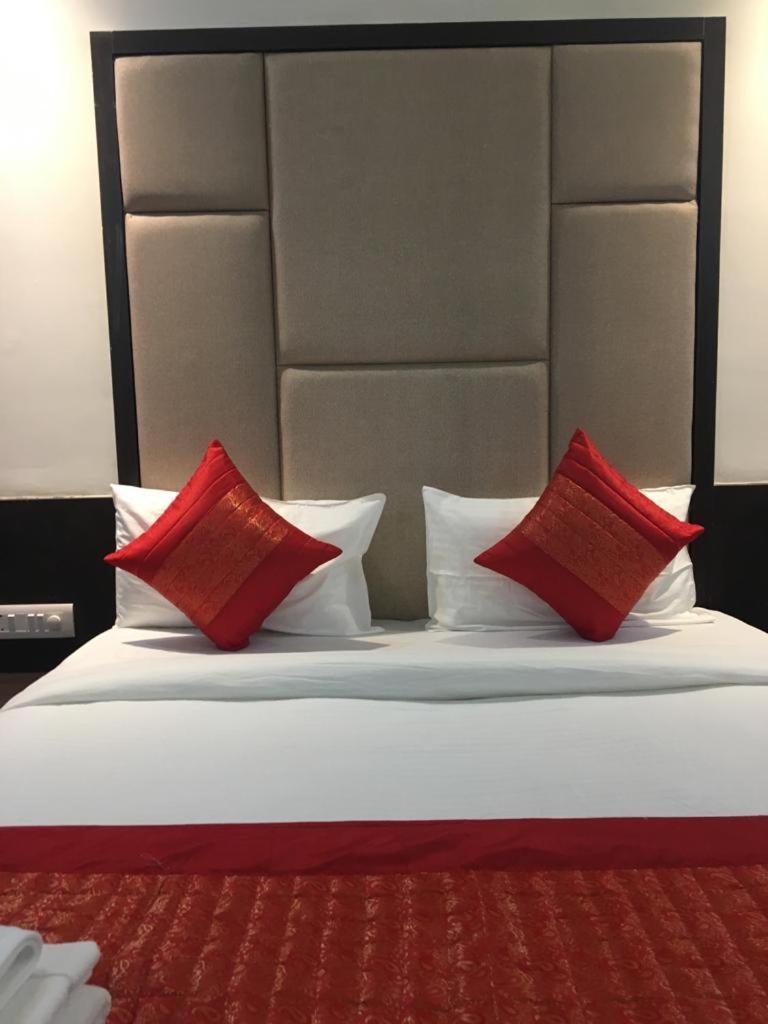 Hotel Spb 87 Near Karol Bagh Metro Station Delhi Exterior photo